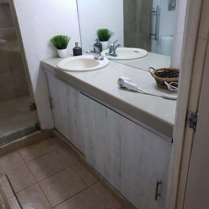 Depab Privado, Centrico,Wifi 80 Mb ,Aire Acondicionado ,Cocina, Cochera Techada, シウダー・バージェス エクステリア 写真